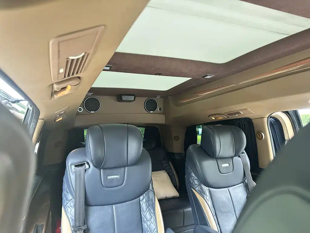 Mercedes-Benz V-Class 2020 — фото 16