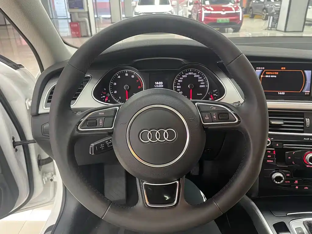 Audi A4L 2015 — фото 13