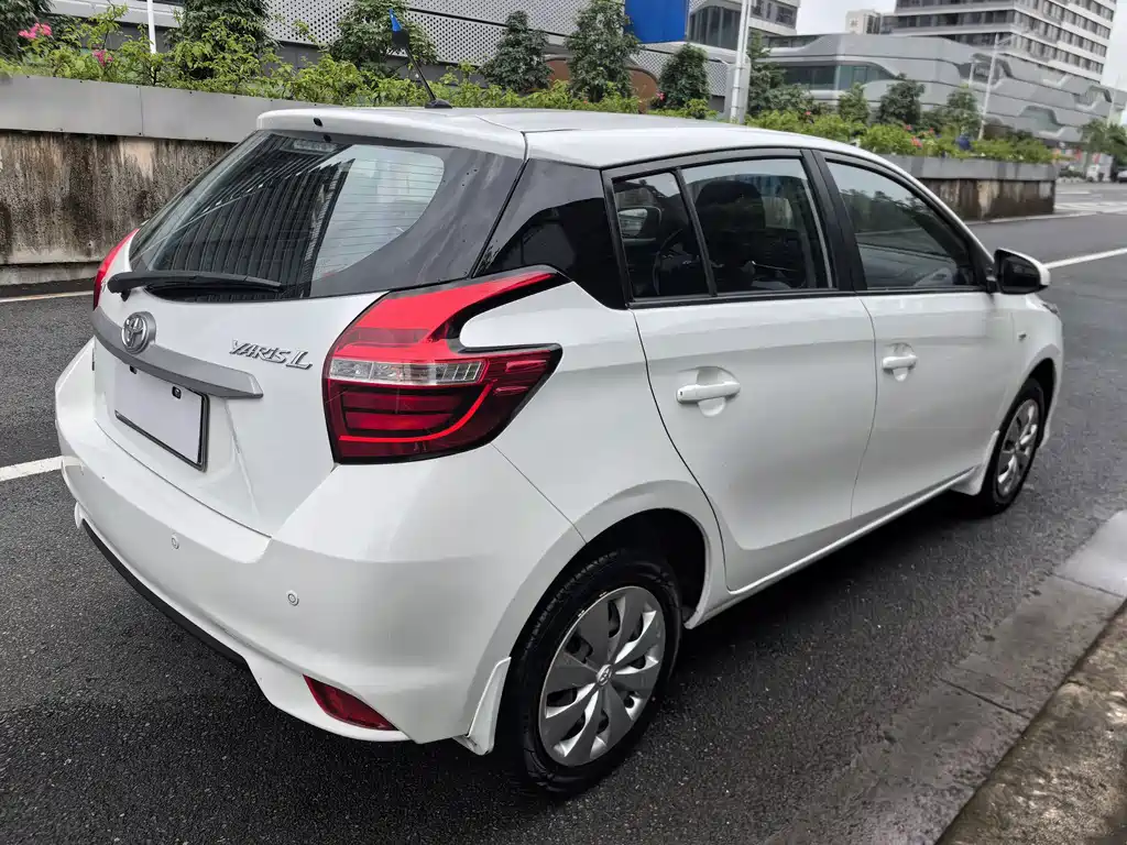 Toyota Yaris L 2020