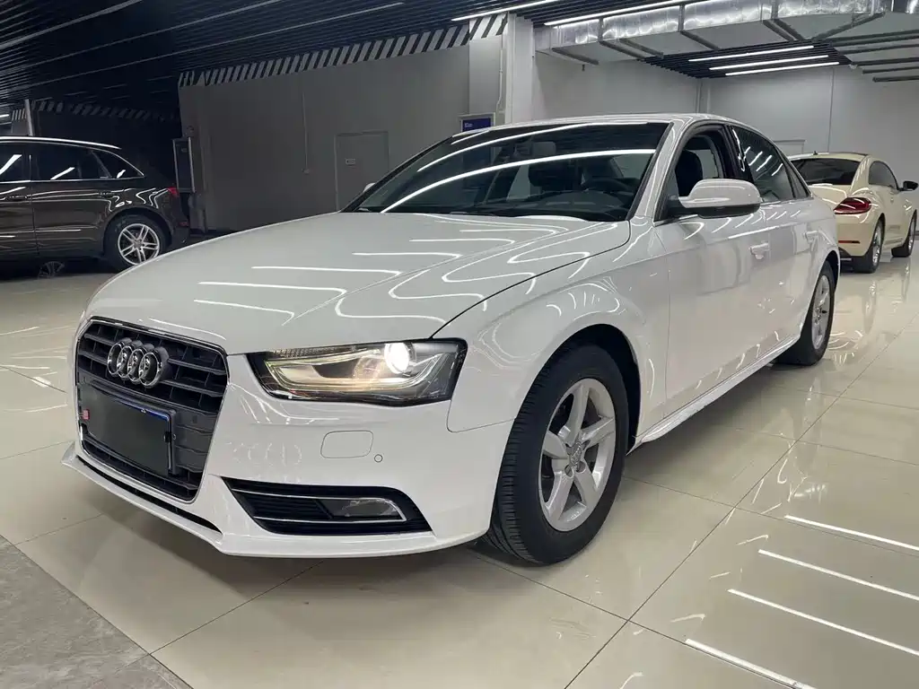 Audi A4L 2015 — фото 1