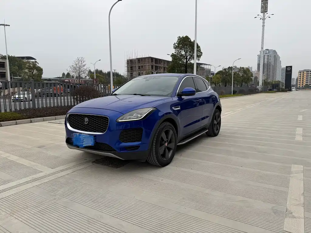 Jaguar E-PACE 2018 — фото 3