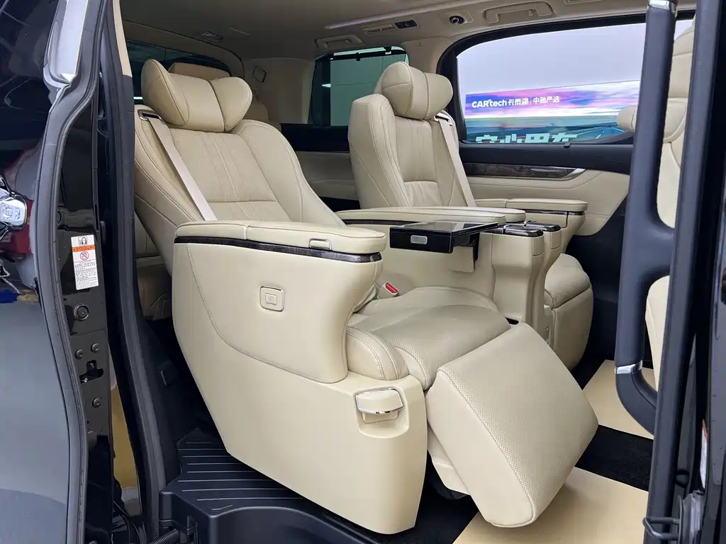 Toyota Vellfire 2022 — фото 23