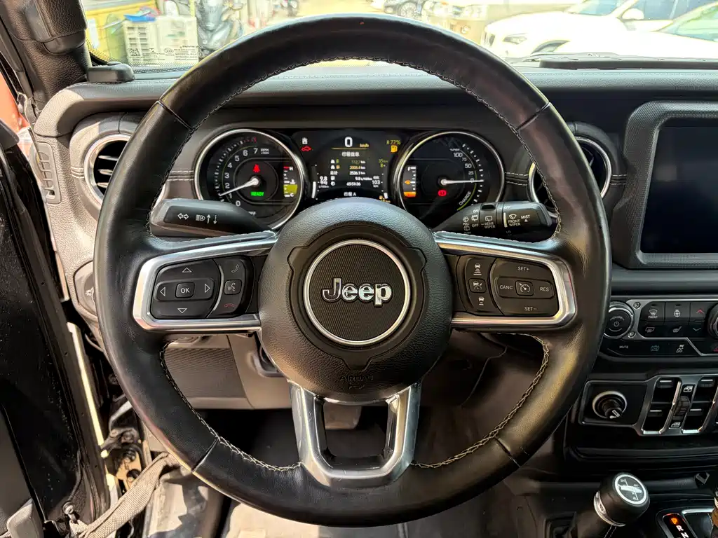 Jeep Wrangler PHEV 2022 — фото 10