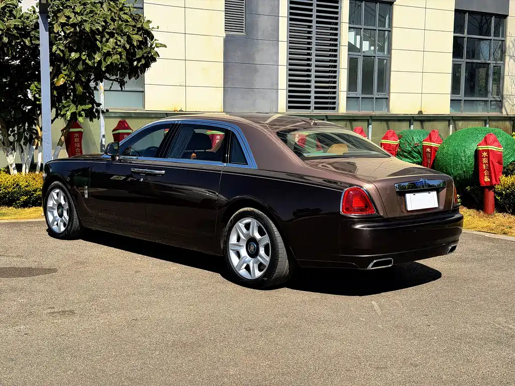 Rolls-Royce Ghost 2013 — фото 10