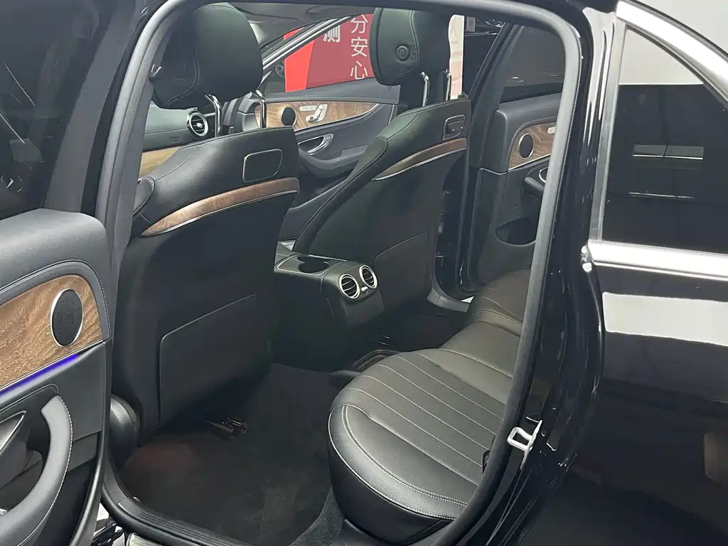 Mercedes-Benz E-Class 2018 — фото 13