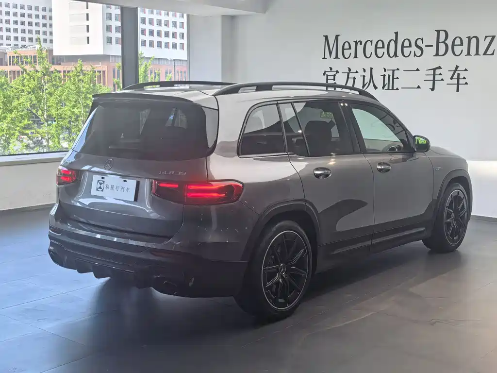 Mercedes-Benz GLB AMG 2025