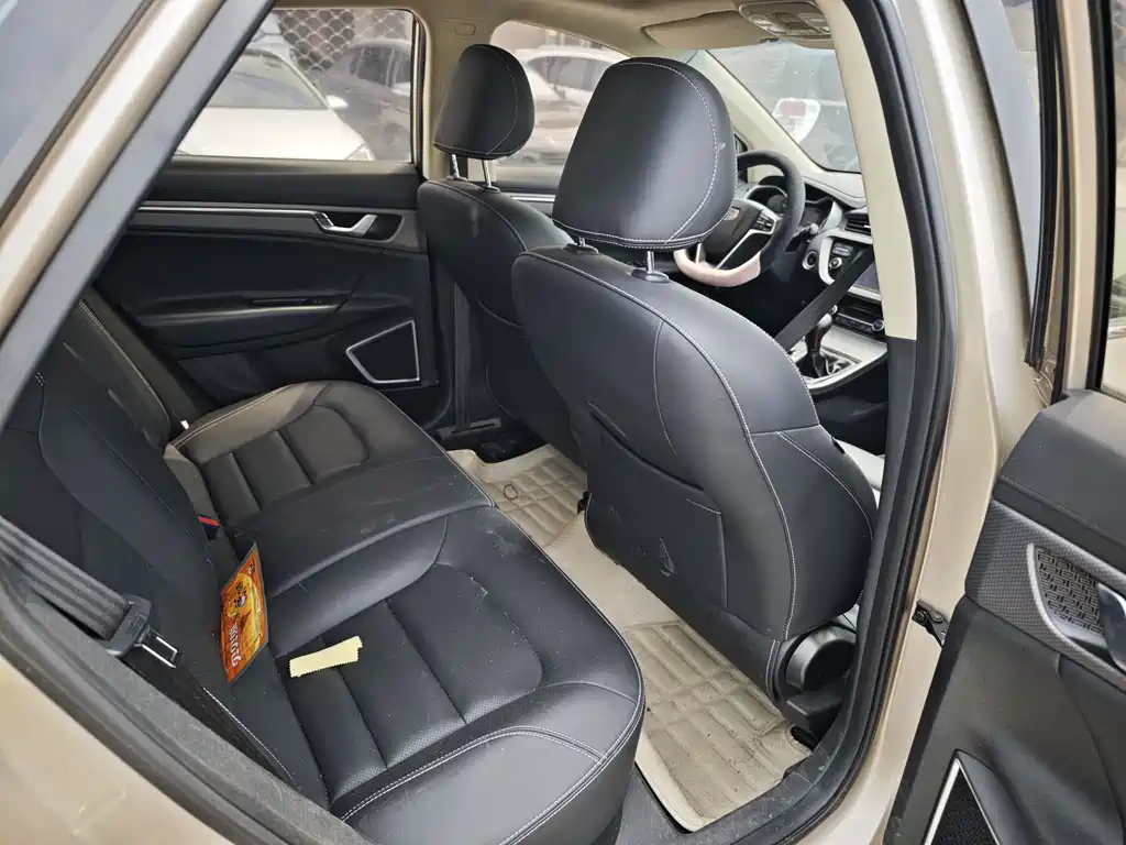 Geely Emgrand GS 2017 — фото 12