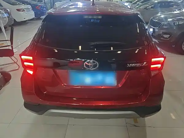 Toyota Yaris L 2023