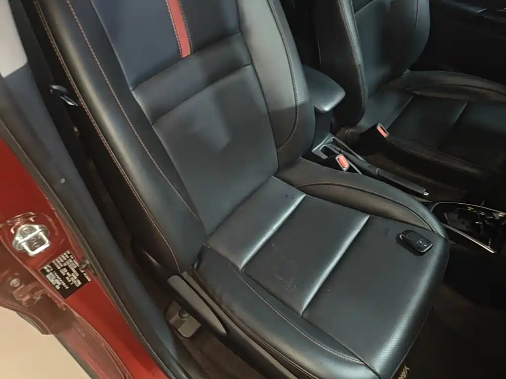 Toyota Yaris L 2023 — фото 25