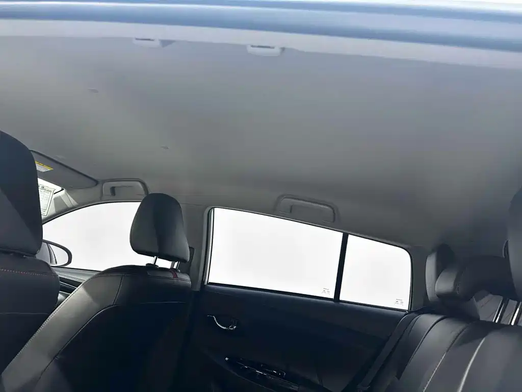 Toyota Yaris L 2022 — фото 22