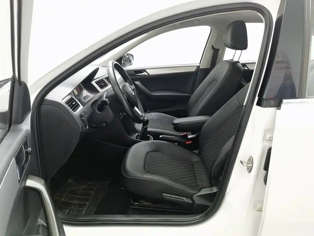 Skoda Rapid 2018 — фото 10