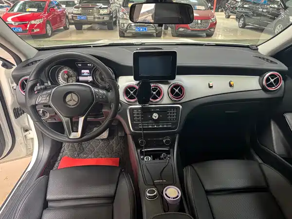 Mercedes-Benz GLA 2016