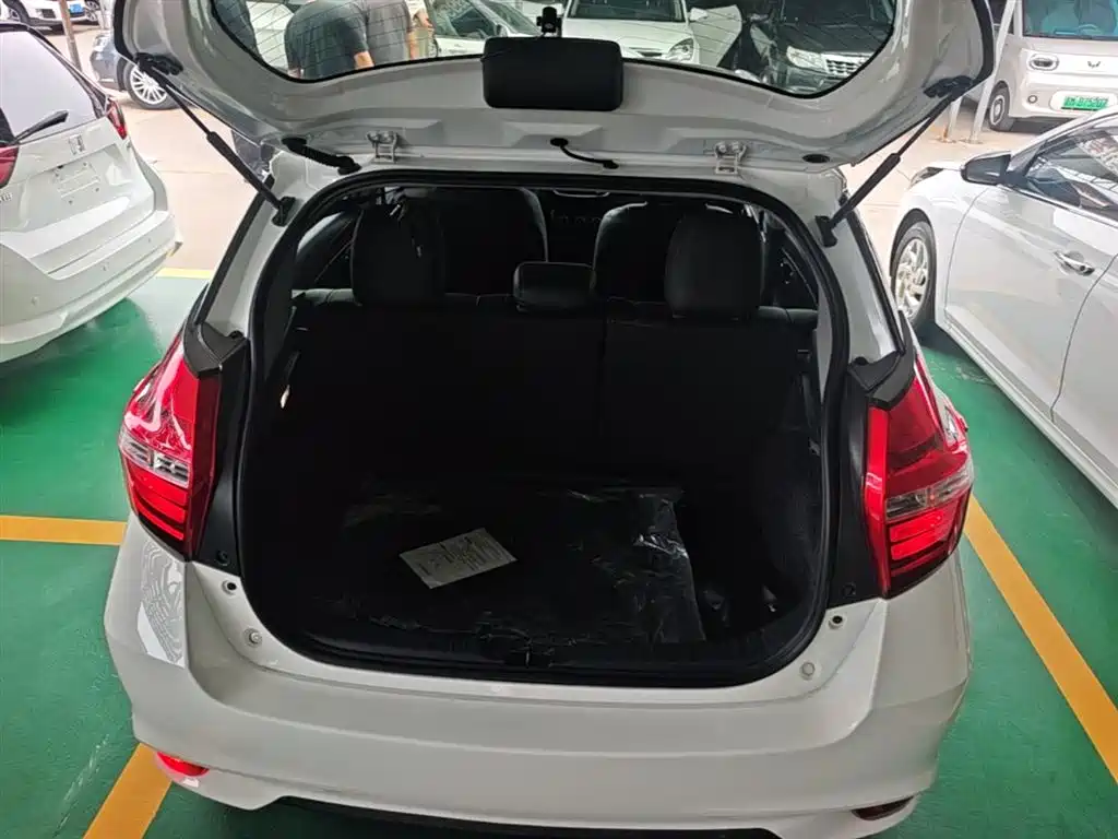 Toyota Yaris L 2019 — фото 19