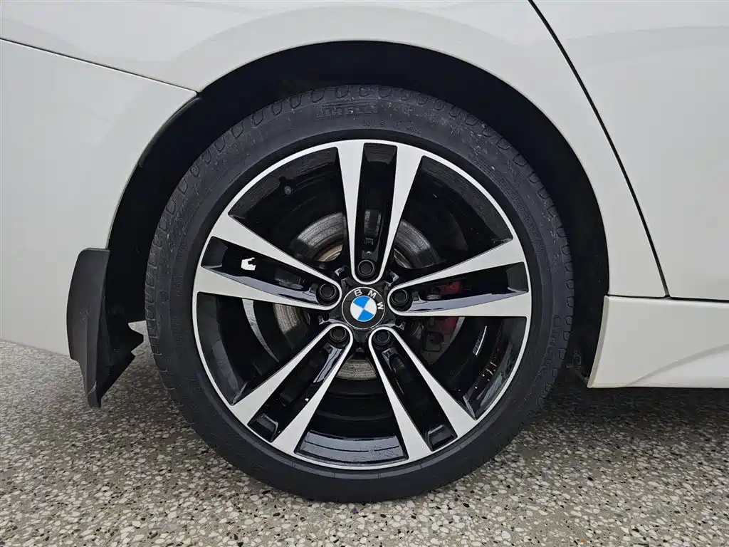 BMW 3 Series 2019 — фото 15