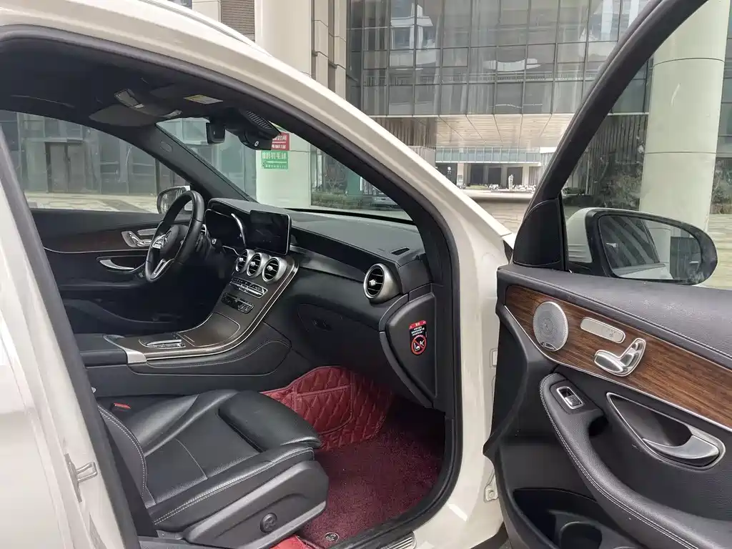 Mercedes-Benz GLC 2020 — фото 16