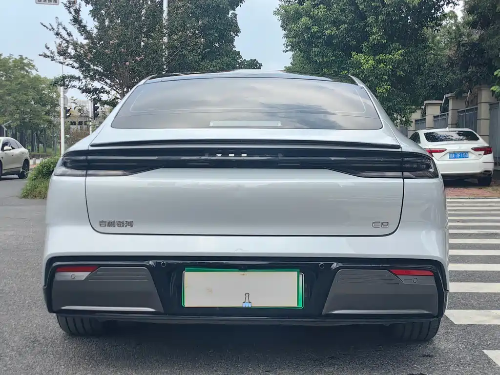Geely Galaxy E8 2024 — фото 12
