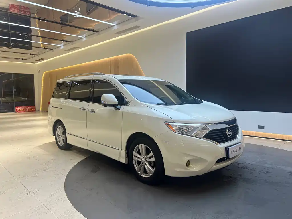 Nissan Quest 2016 — фото 3