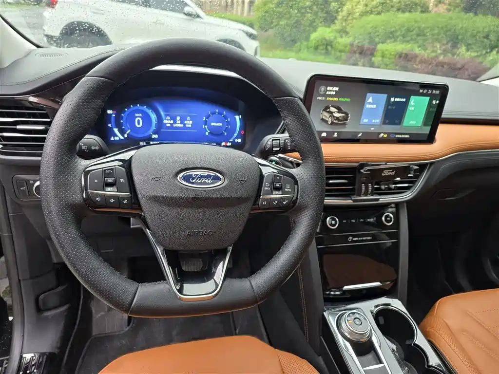 Ford Escape 2020 — фото 16