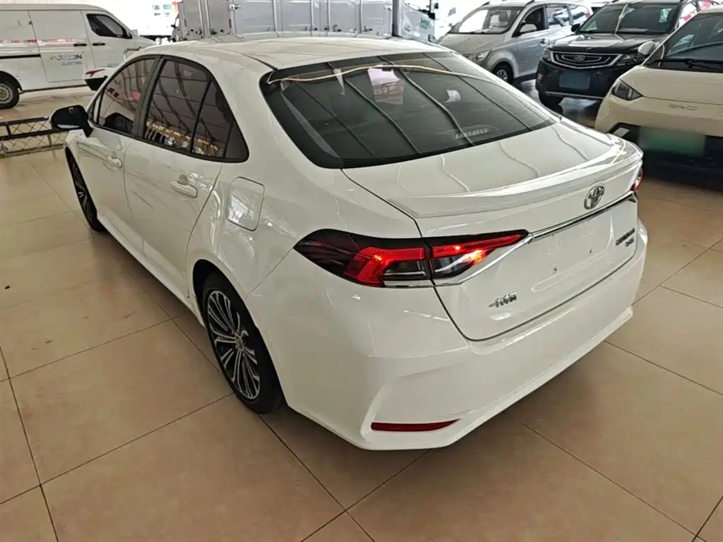 Toyota Corolla 2019 — фото 5