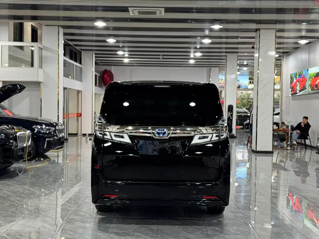 Toyota Vellfire 2020 — фото 13