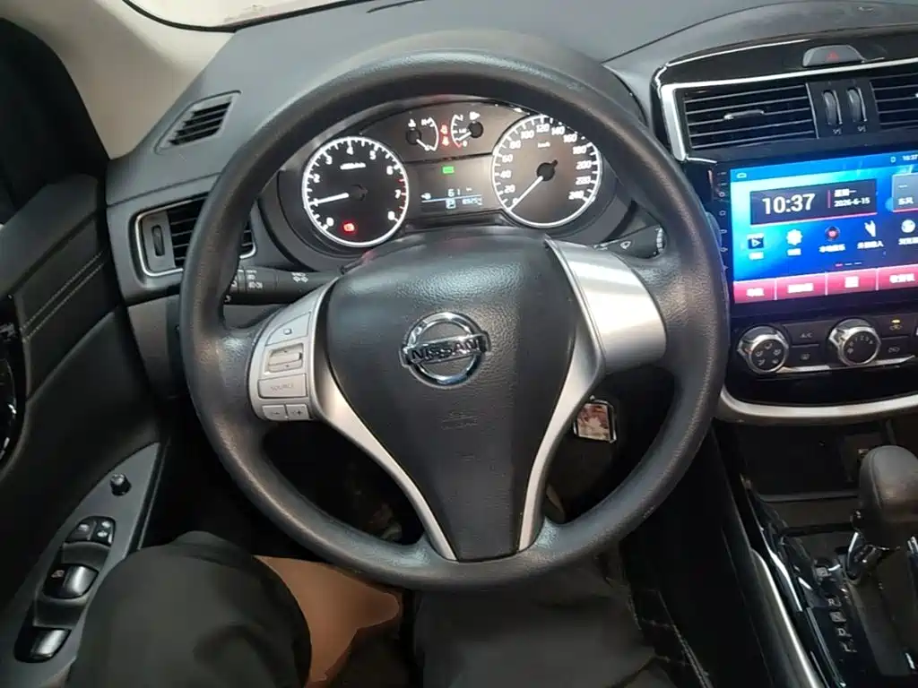 Nissan Tiida 2018 — фото 11