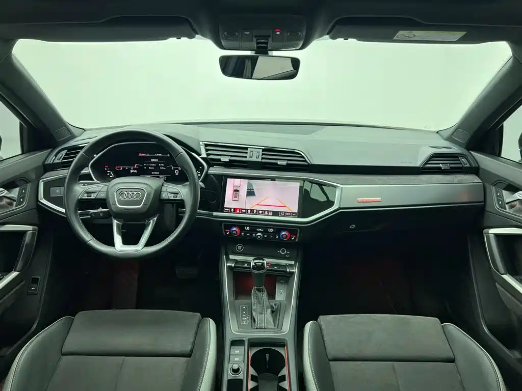 Audi Q3 2022 — фото 24
