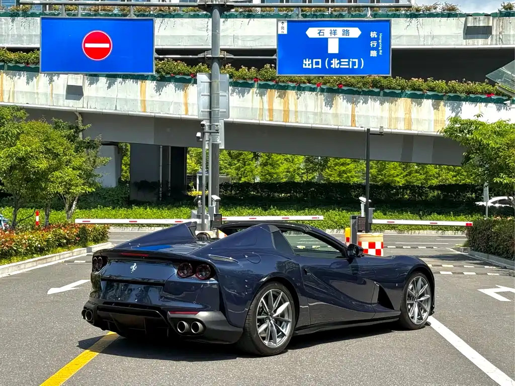 Ferrari 812 2023 — фото 7