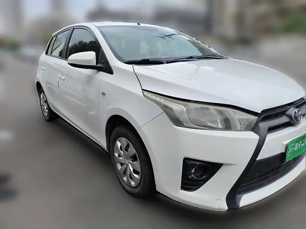 Toyota Yaris L 2015