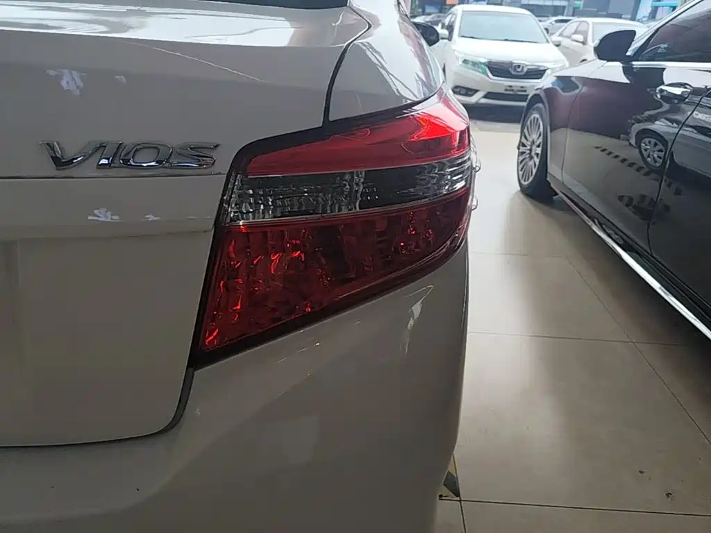 Toyota Vios 2016 — фото 8