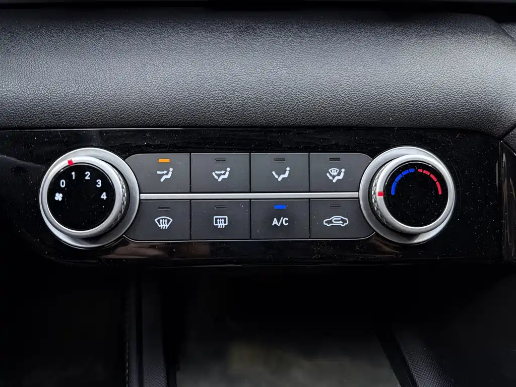 Hyundai Elantra 2023 — фото 13