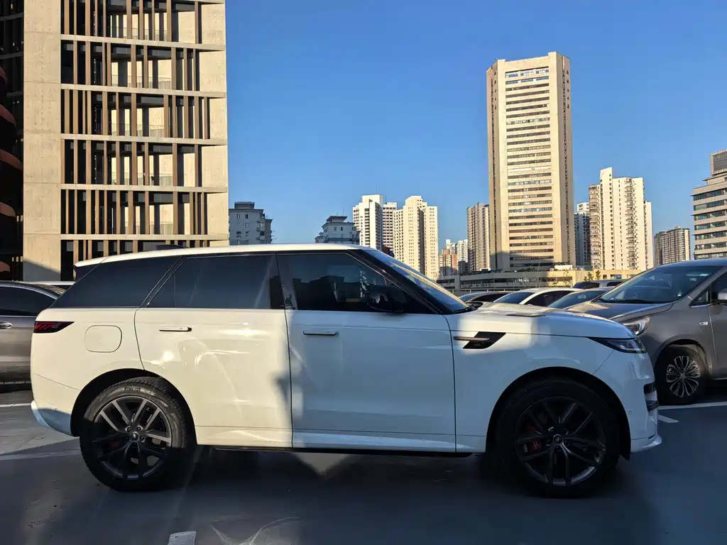 Land Rover Range Rover Sport 2025 — фото 10