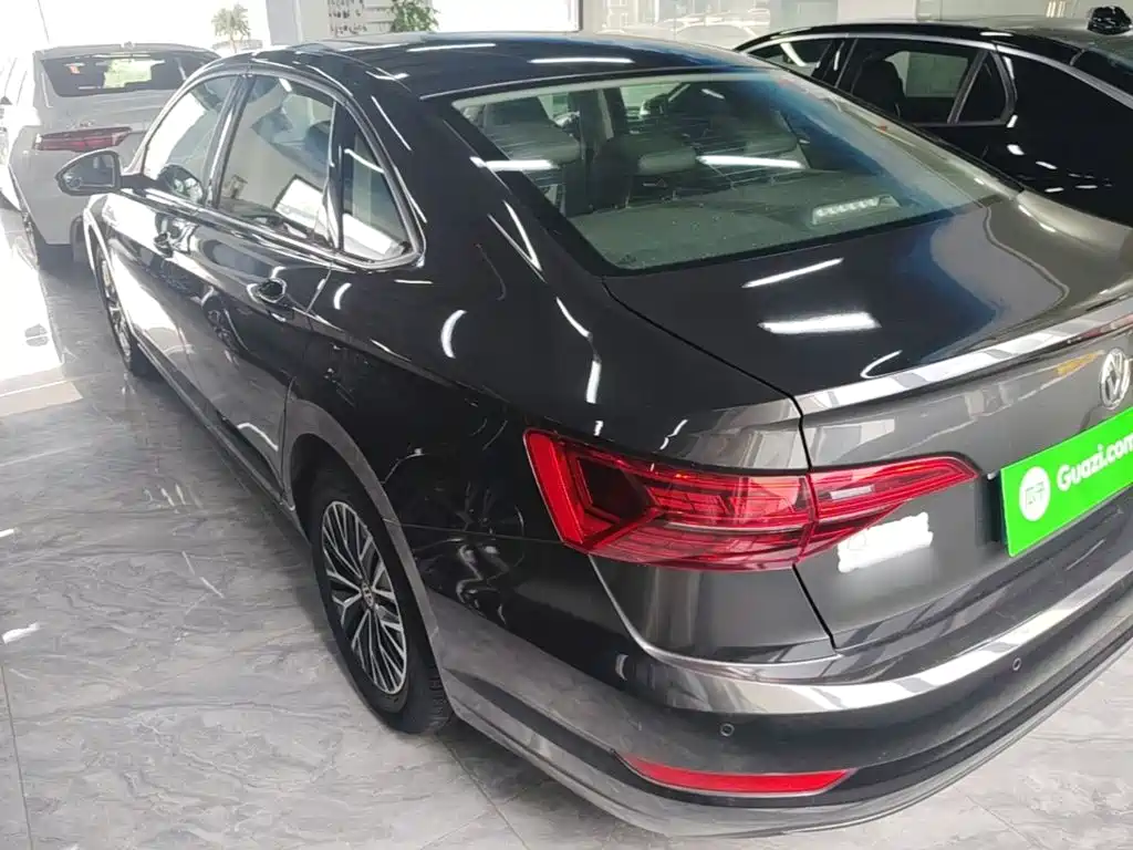 Volkswagen Sagitar 2019