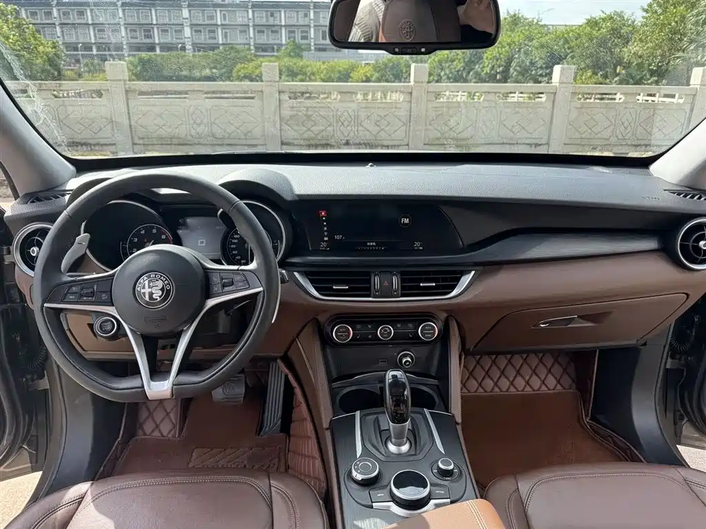 Alfa Romeo Stelvio 2019 — фото 25