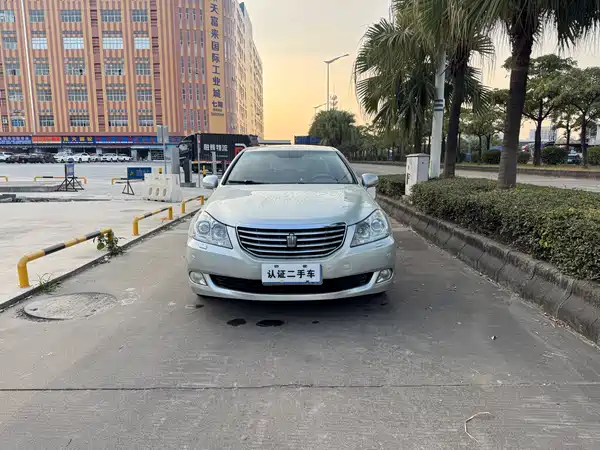 Toyota Crown 2010