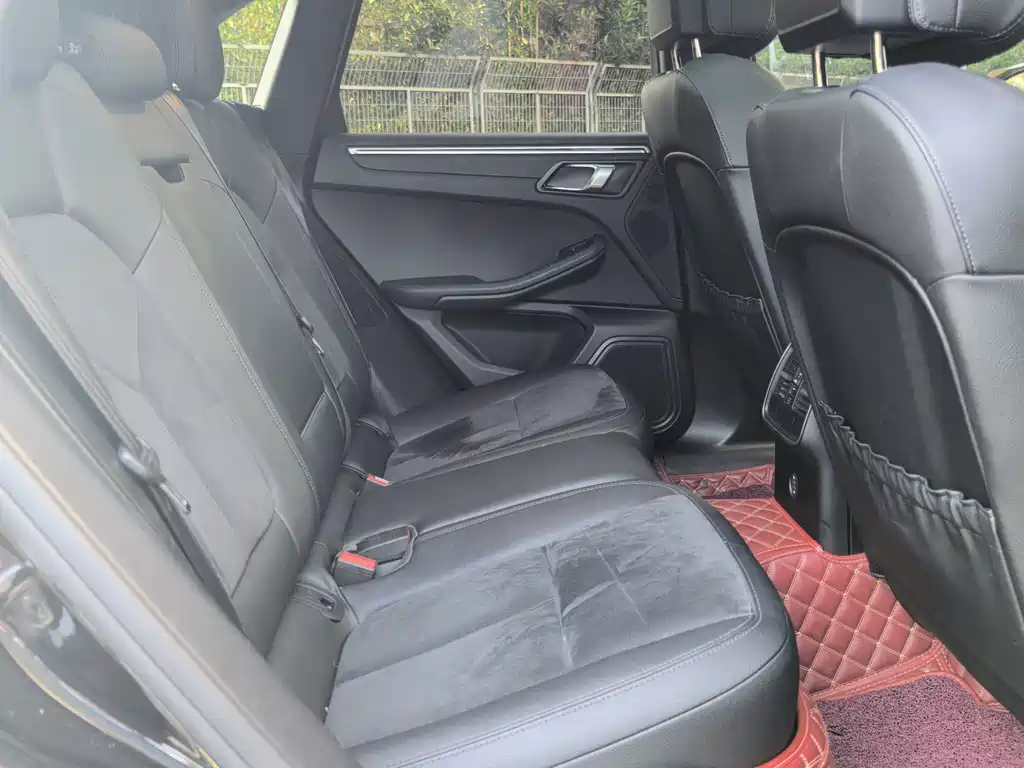 Porsche Macan 2019 — фото 13
