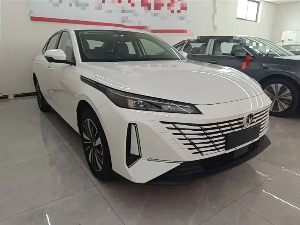 Changan Eado PHEV 2026 — фото 4