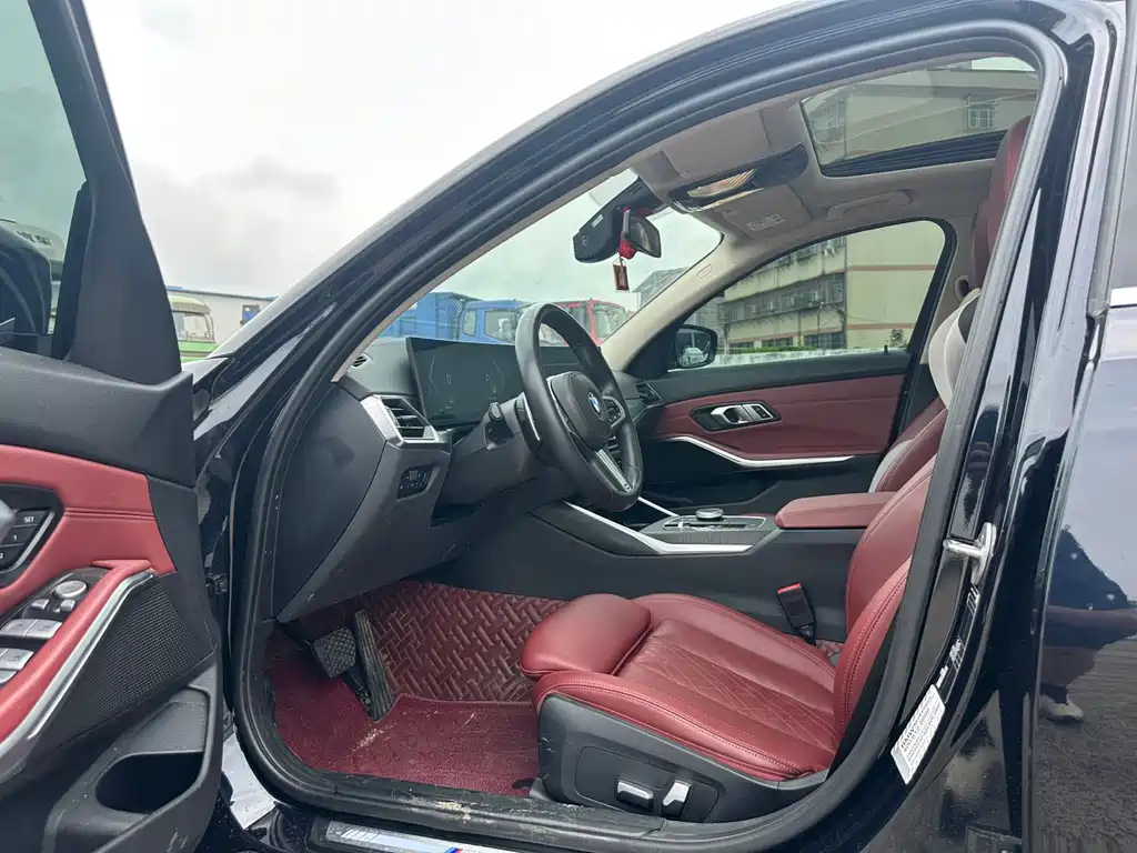 BMW 3 Series 2023 — фото 4