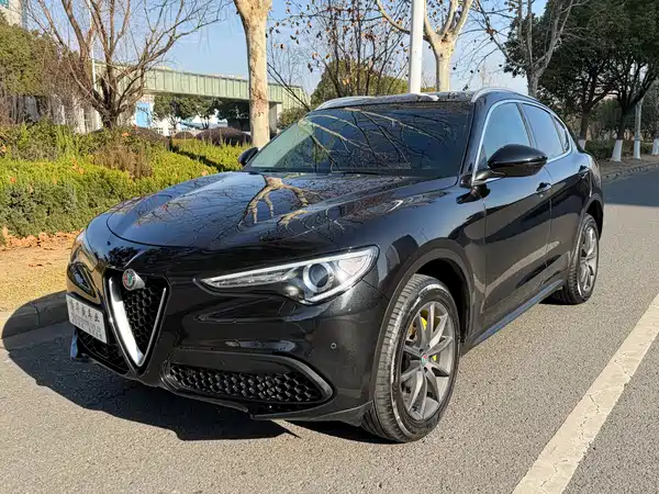 Alfa Romeo Stelvio 2019
