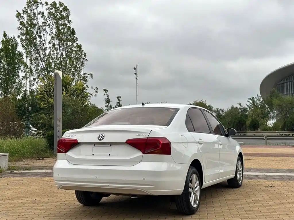 Volkswagen Jetta 2018 — фото 4