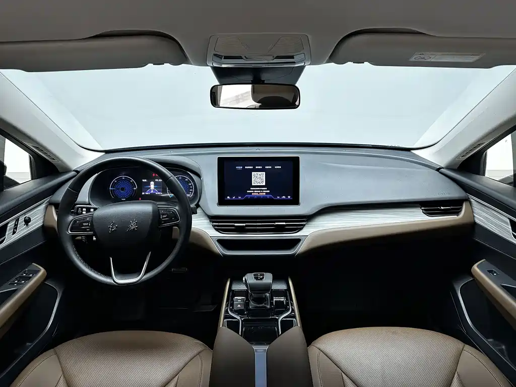 Hongqi E-QM5 2025 — фото 13