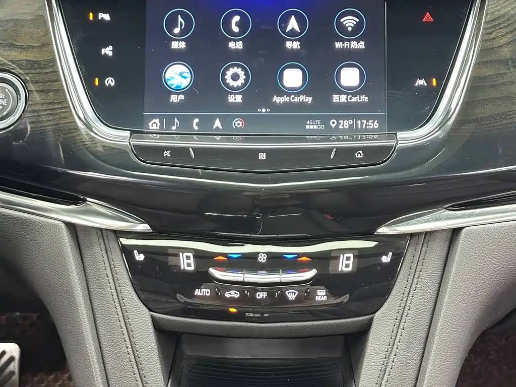 Cadillac XT6 2020 — фото 16