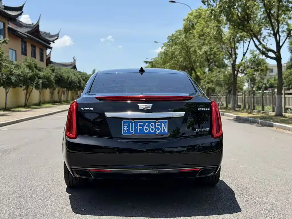 Cadillac XTS 2017 — фото 8