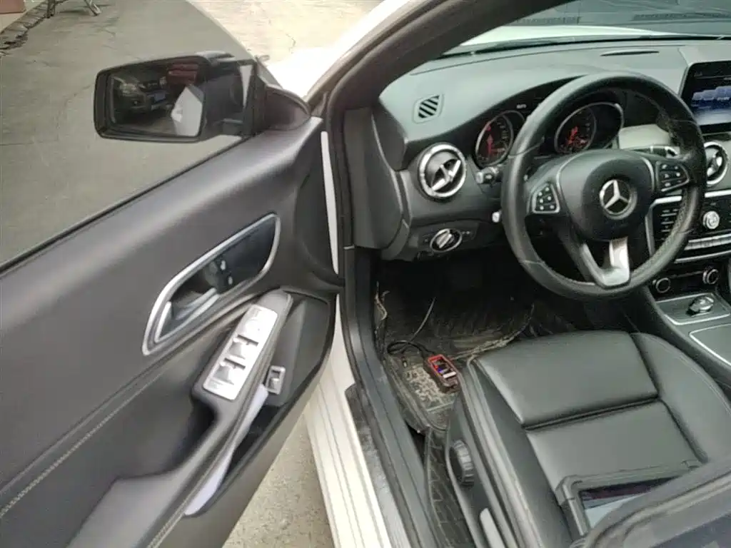Mercedes-Benz CLA 2018 — фото 16
