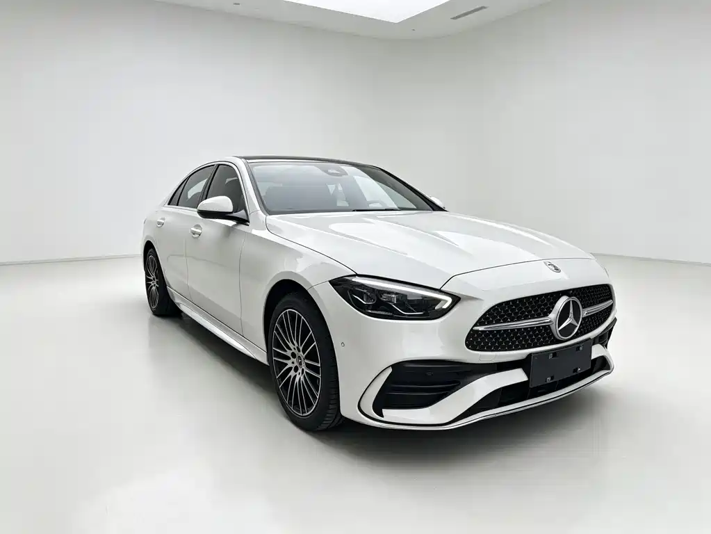 Mercedes-Benz C-Class 2023 — фото 3