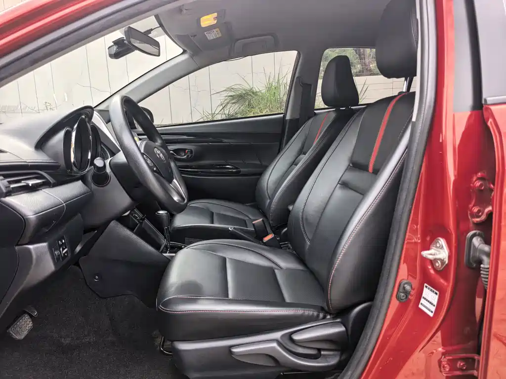 Toyota Yaris L 2022 — фото 13