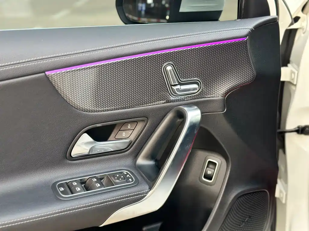 Mercedes-Benz A-Class 2019 — фото 14