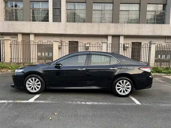 Toyota Camry 2021
