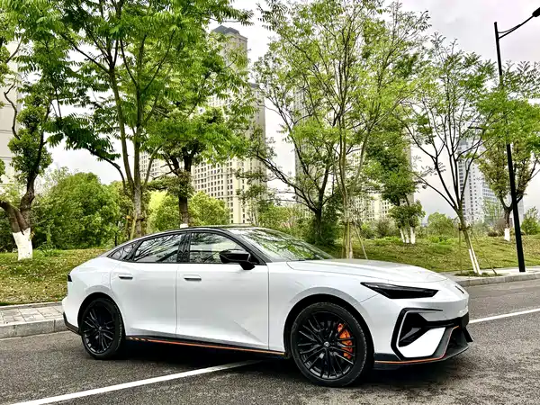 Changan UNI-V 2025