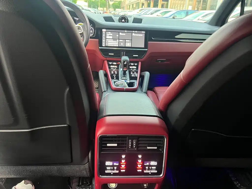 Porsche Cayenne 2019 — фото 11