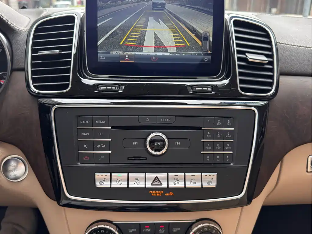 Mercedes-Benz GLE 2017 — фото 13